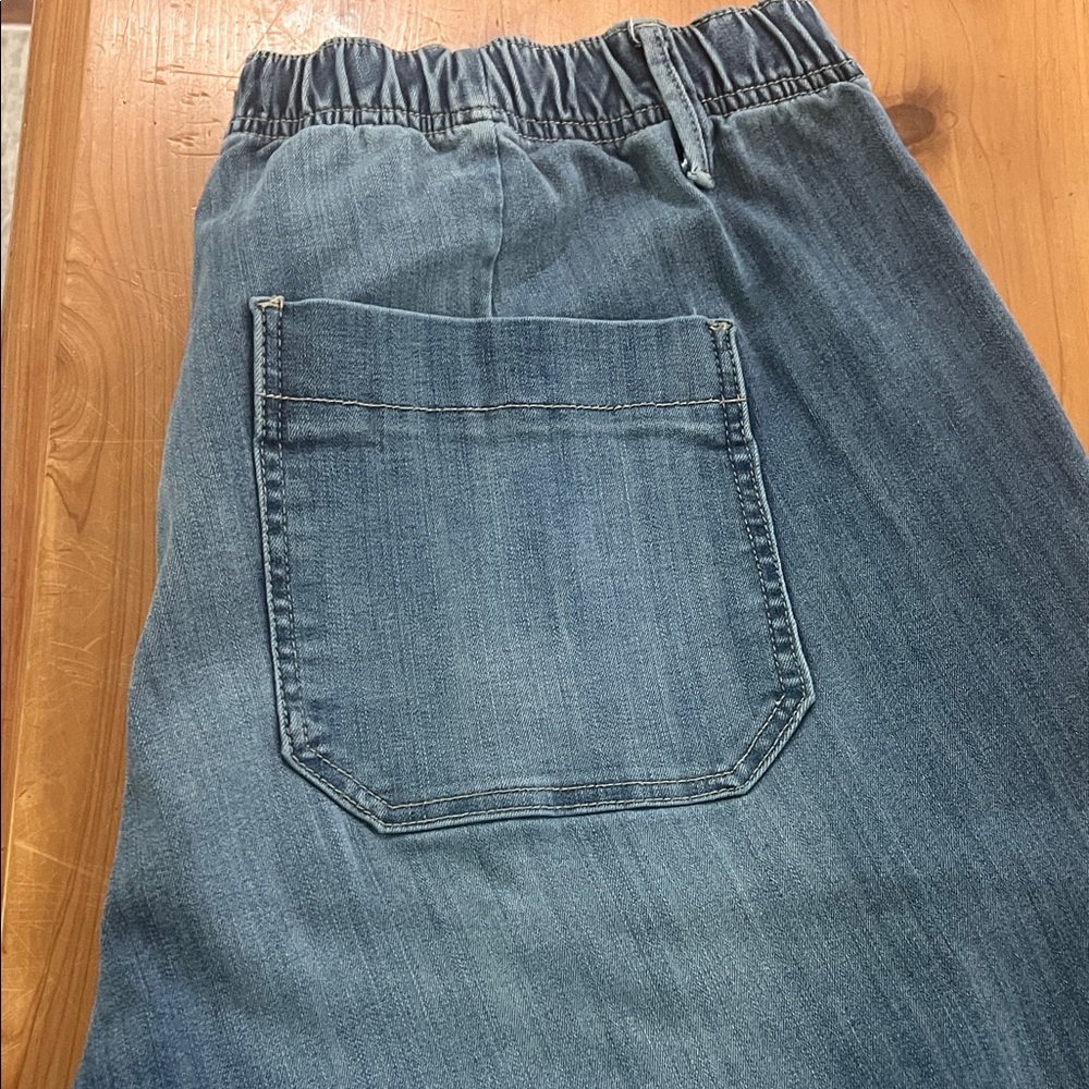Judy Blue Women's Relaxed Blue Jeans - Picture 2 of 5